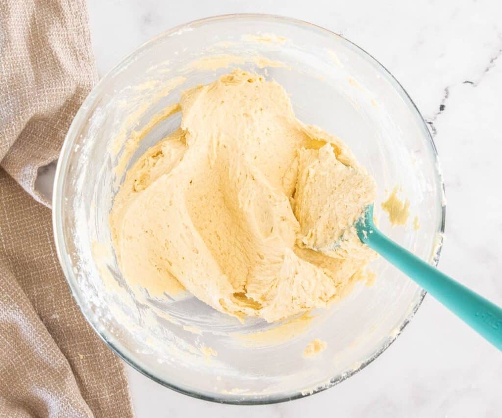 The almond cream filling, ready to use.