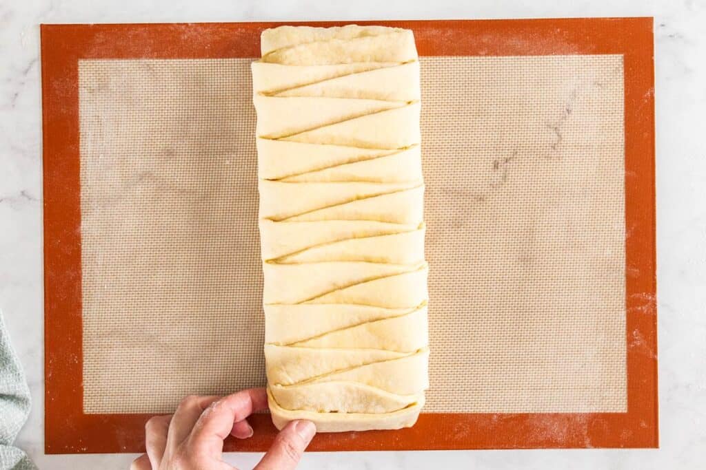 The Danish braid with all strips folded in.