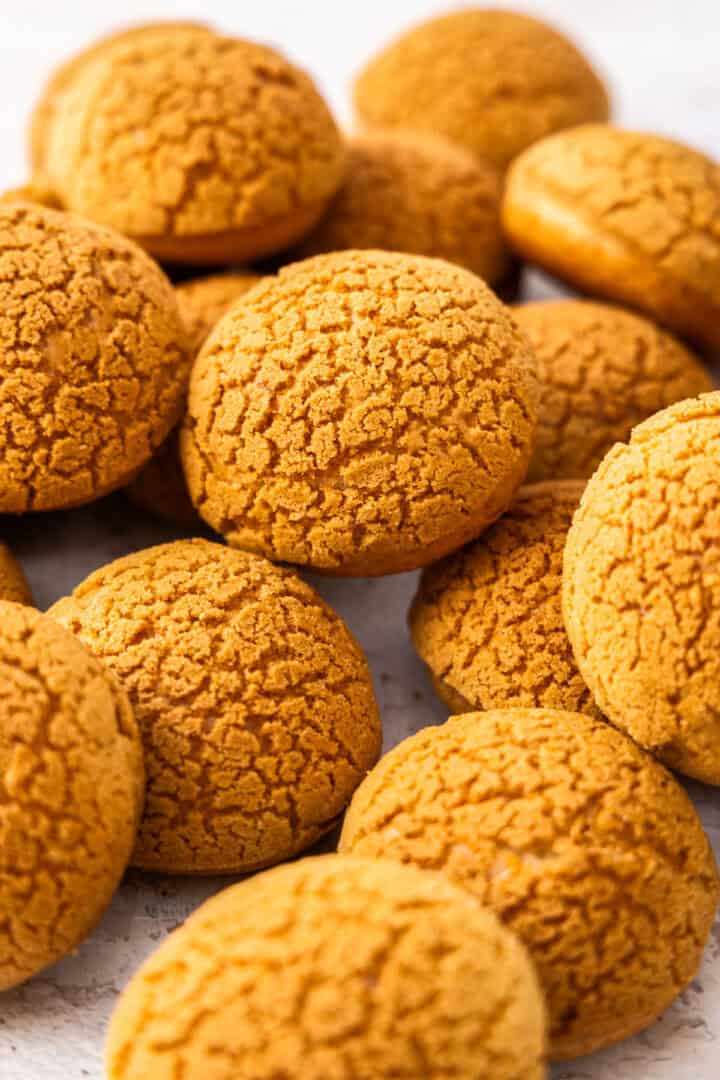 Choux Au Craquelin - The Buttery Crust